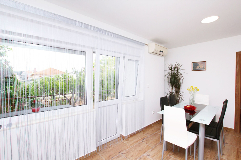 Others 4, Apartment Sandra, Trogir