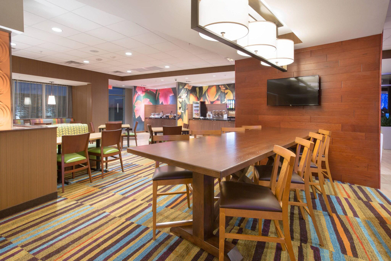 Food & Drinks 5, Fairfield Inn & Suites Burlington, Kit Carson