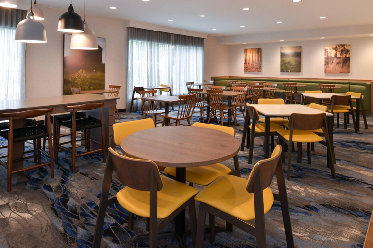 Food & Drinks 5, Fairfield Inn & Suites Arlington Near Six Flags, Arlington