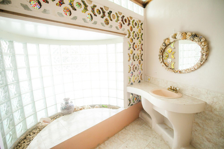 Bathroom 3, Banana Bank Lodge