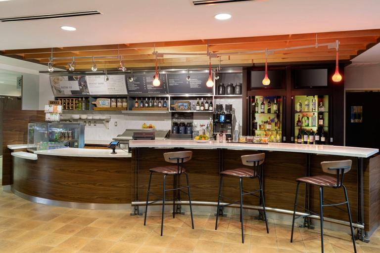 Food & Drinks 5, Courtyard Columbus New Albany, Franklin