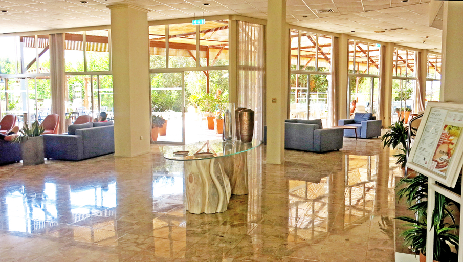 Public Area 2, Marina
