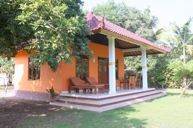 Exterior 3