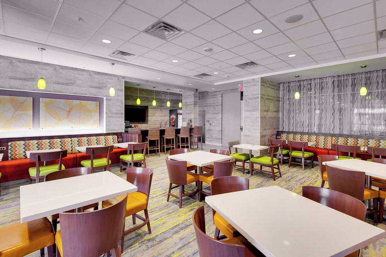 Food & Drinks 5, Fairfield Inn & Suites Chicago Schaumburg, Cook