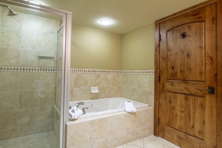 Bathroom 4, Tamarack Resort, Valley