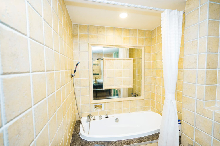 Bathroom 20