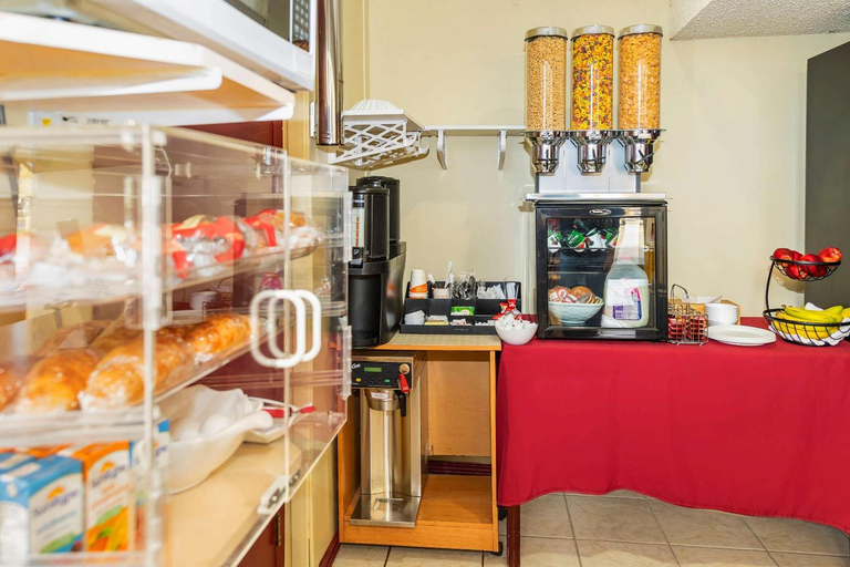 Food & Drinks, Econo Lodge Edson area, Division No. 14