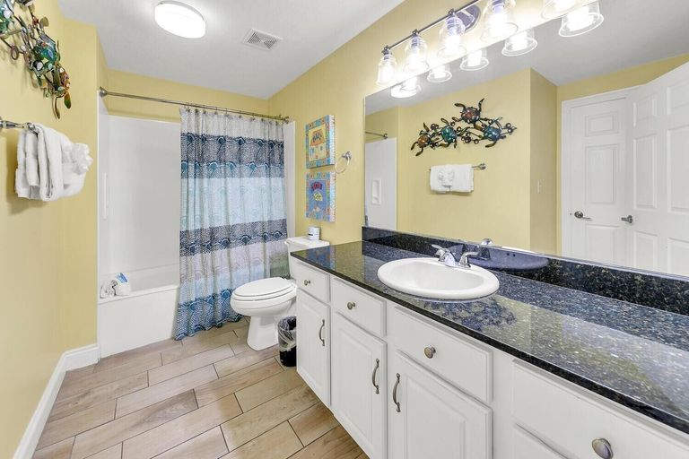 Bathroom 3, Calypso 2-1102 West, Bay