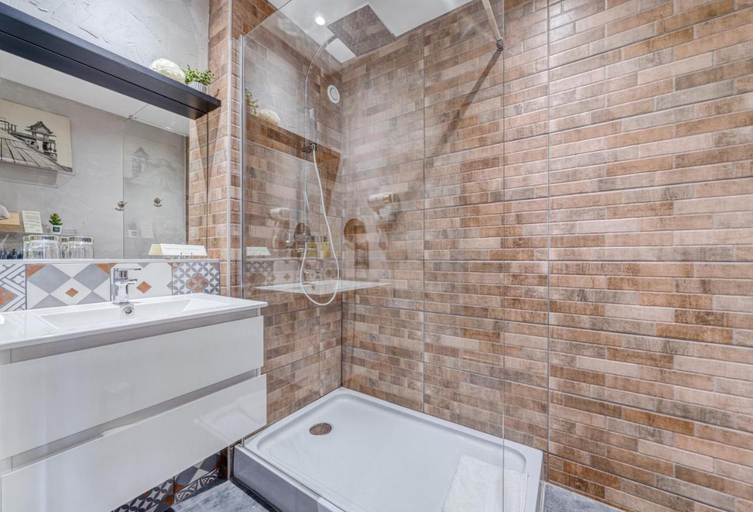 Bathroom, Maison Carree, Meurthe-et-Moselle