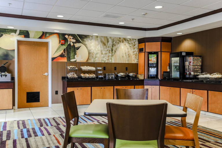 Food & Drinks 5, Fairfield Inn & Suites Wilkes-Barre Scranton, Luzerne