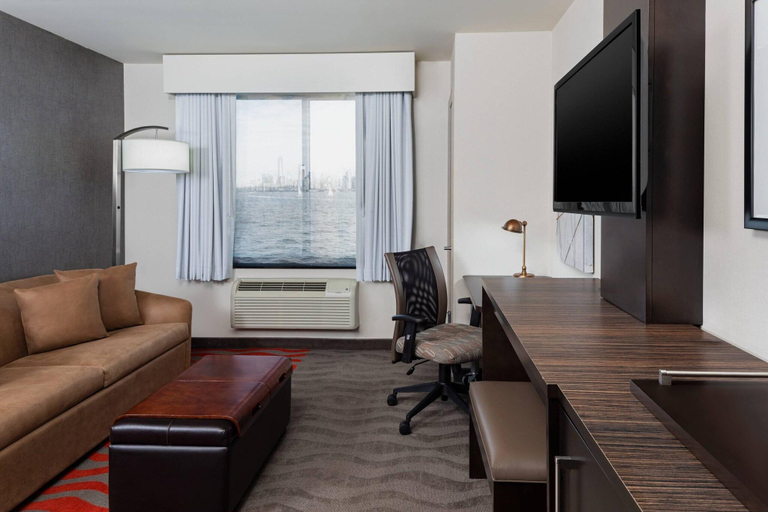 Bedroom 3, Fairfield Inn Suites New York Staten Island, New York