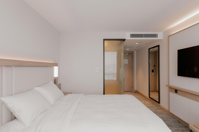 Bedroom 4, Courtyard By Marriott Chisinau