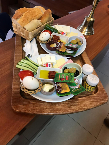 Konak Esila Pansiyon, Merkez