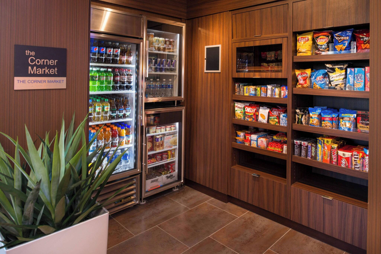 Food & Drinks