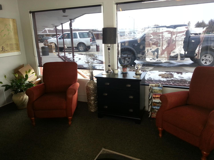 Public Area 1, Raine Motel, Cherry