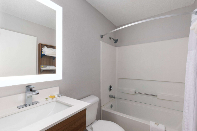 Bathroom 3, Microtel Inn by Wyndham Bowling Green, Warren