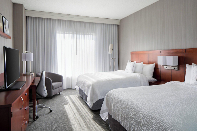 Bedroom 4, Courtyard Grand Rapids Downtown, Kent