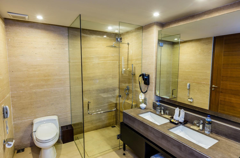 Bathroom 12