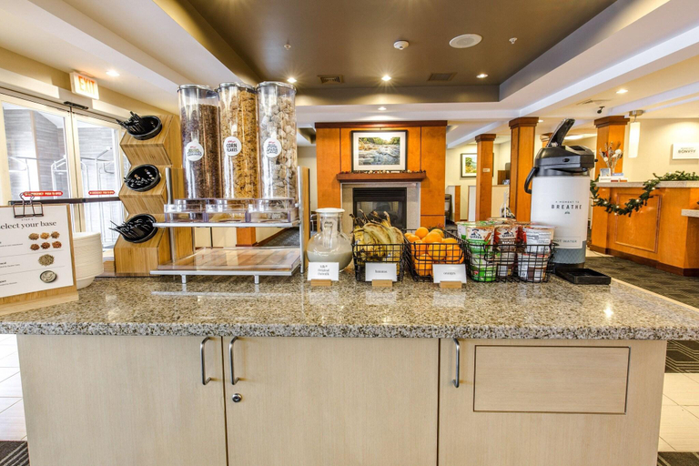 Food & Drinks 5, TownePlace Suites by Marriott, Belknap