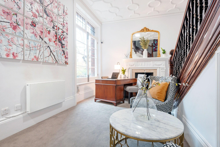 Public Area 5, 3 Sloane Gardens by UnderTheDoormat, London