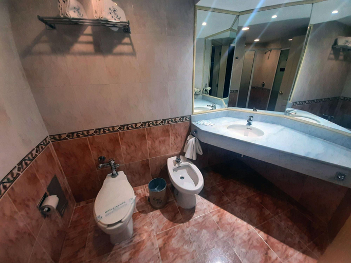 Bathroom 5, Hotel Pal, Mexico City