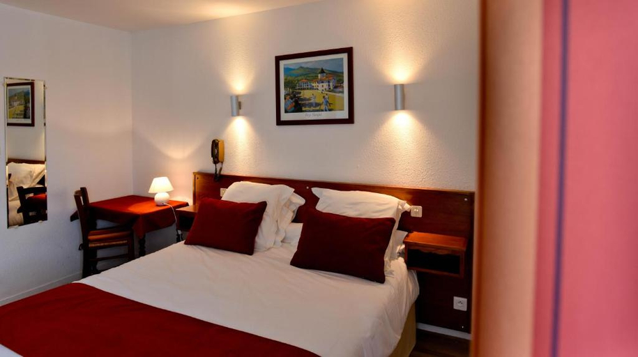 Bedroom 3, Logis Hotel Baratxartea, Pyrénées-Atlantiques
