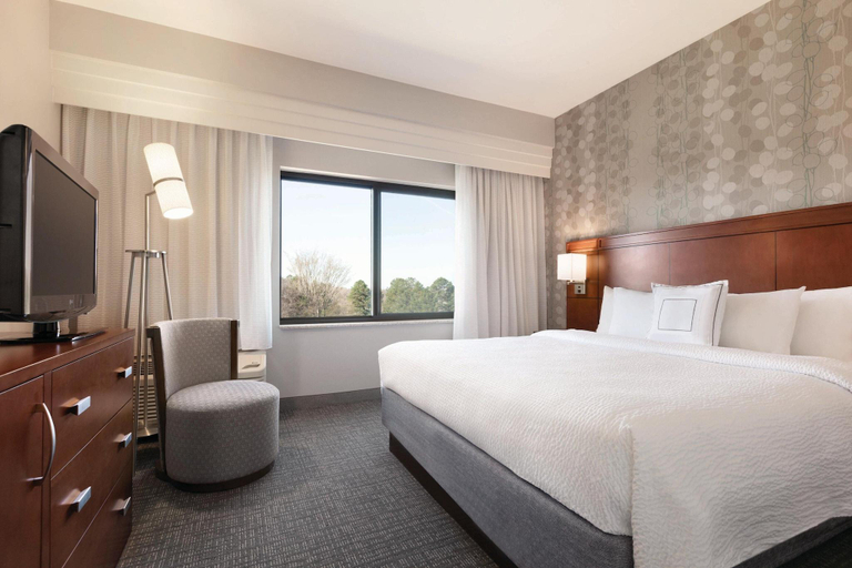 Bedroom 3, Courtyard by Marriott Charlotte Airport North, Mecklenburg