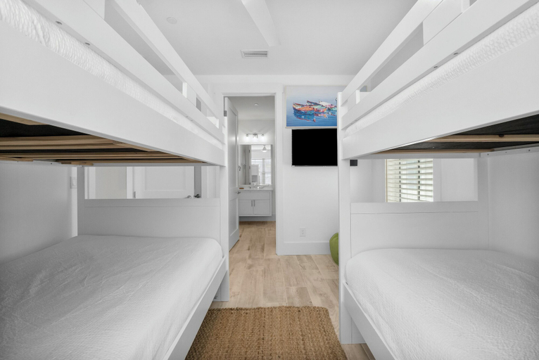 Bedroom 2, Beach House - Reel Em Inn by PHG, Bay