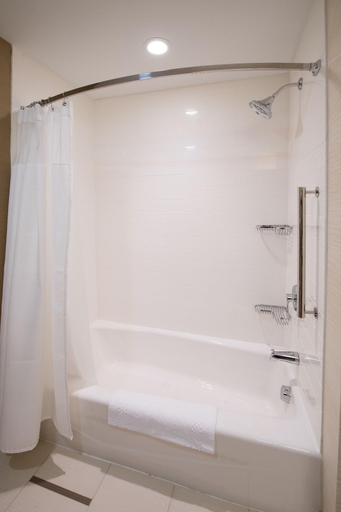 Bathroom 5, Fairfield Inn & Suites Houma Southeast, Terrebonne