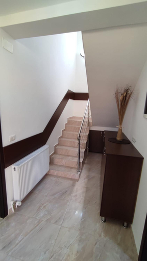 Others 4, Casa Laur, Sanmartin