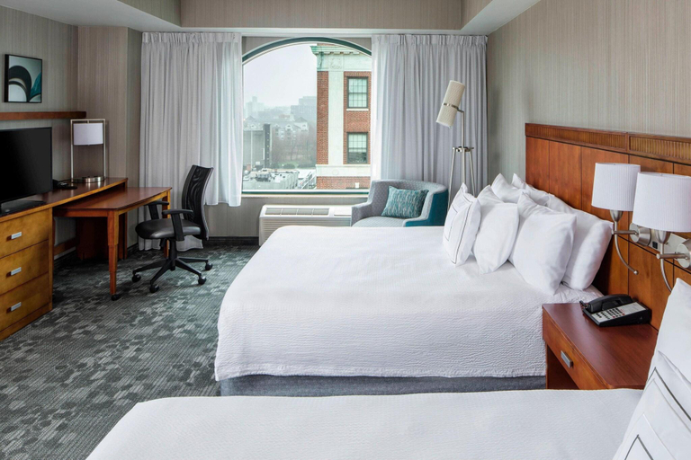 Bedroom 3, Courtyard by Marriott Stamford Downtown, Fairfield
