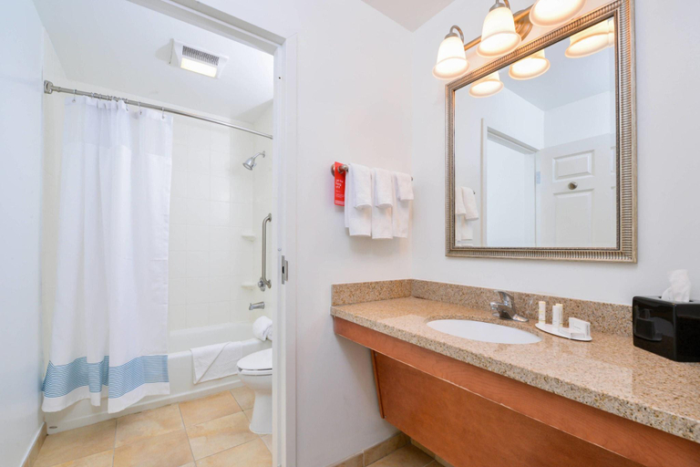 Bathroom 5, TownePlace Suites Thousand Oaks Ventura County, Ventura