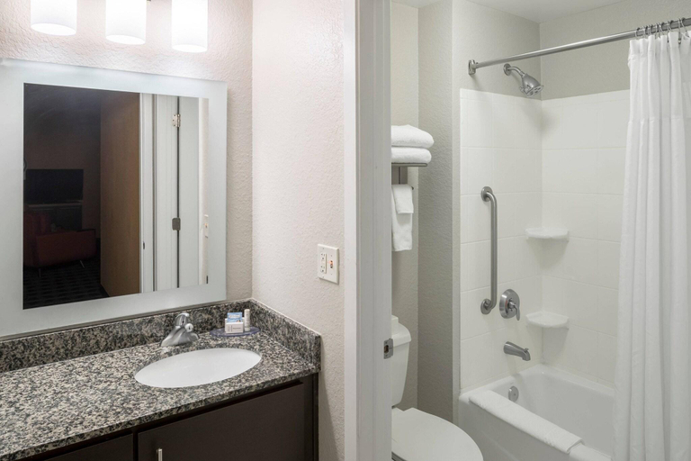 Bathroom 2, TownePlace Suites Panama City, Bay