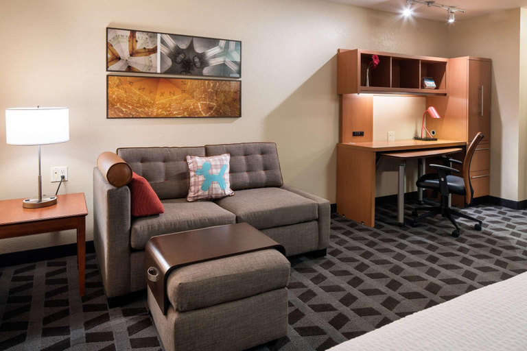 Bedroom 3, Towneplace Suites Seattle South Renton, King