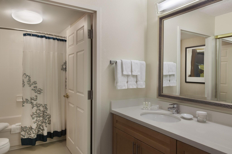 Bathroom 5, Cambridge Suites Mississauga, Peel