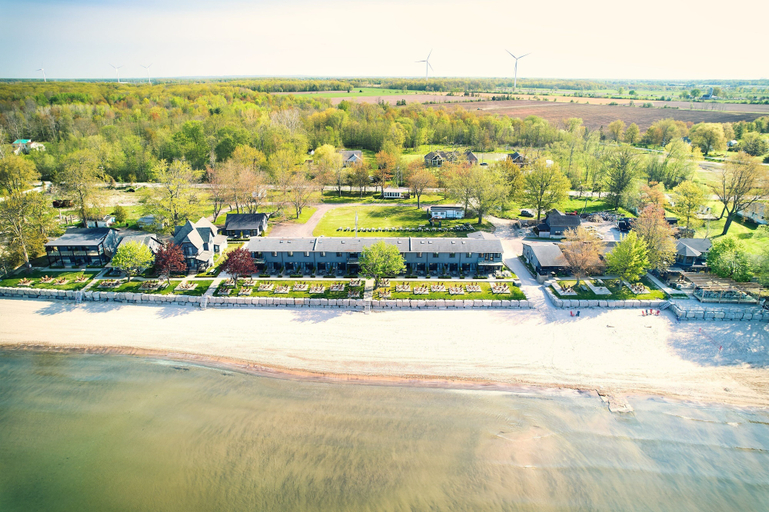 Others 5, Long Beach Resort, Niagara