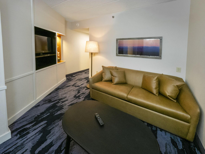 Bedroom 3, Fairfield Inn & Suites by Marriott Hazleton, Luzerne