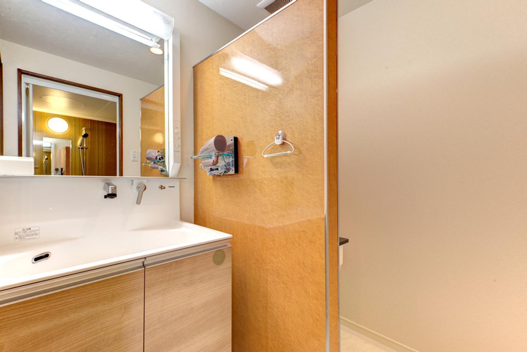 Bathroom 9