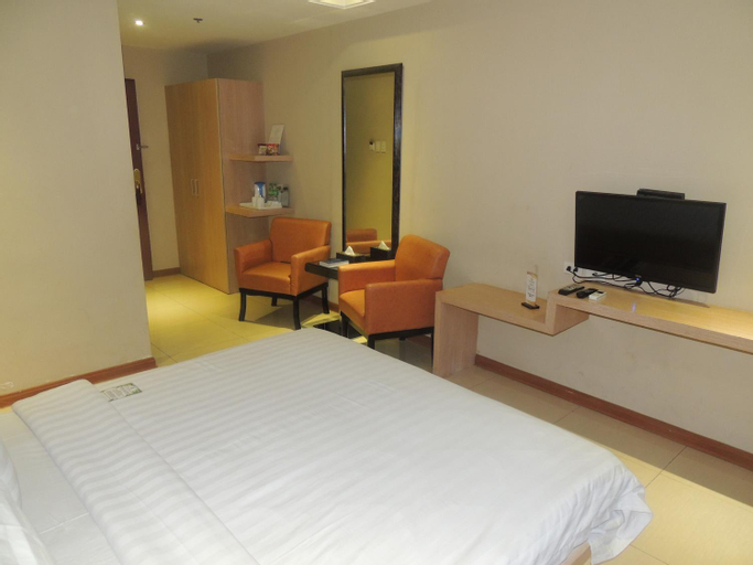 Bedroom 8