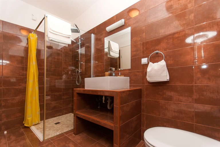 Bathroom 4, Apartments Sanja, Okrug