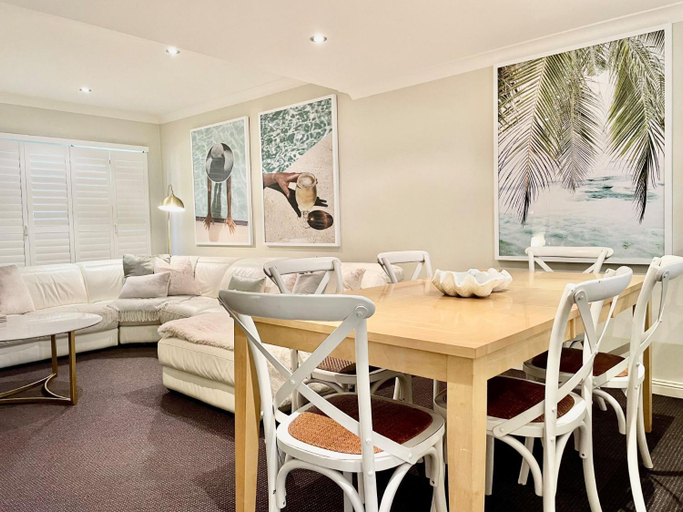 Others 2, Oaks Pacific Blue 349 fantastic pool, Port Stephens