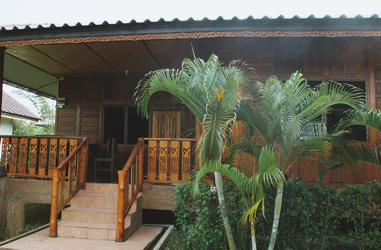 Exterior 9