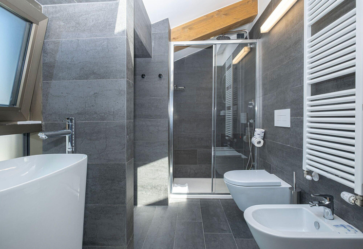 Bathroom 3, Camplus Firenze, Florence