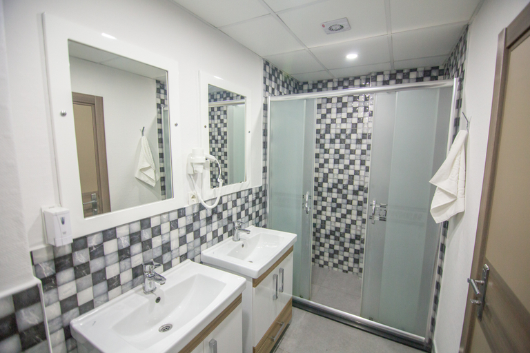 Bathroom, Staron Hotel, Merkez