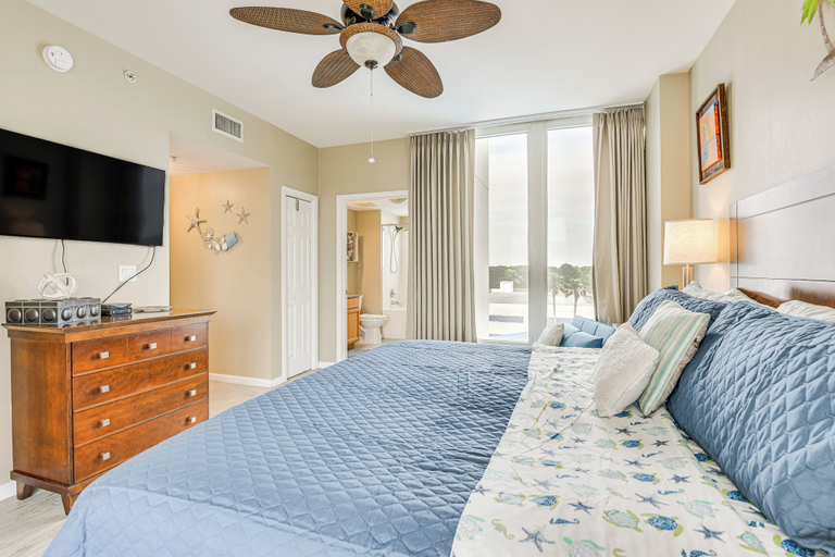 Bedroom 4, Walk to Beach: Poolside Oasis in Palms of Destin!, Okaloosa