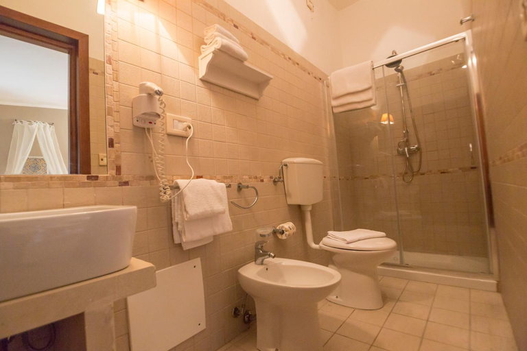 Bathroom 4, Antica Masseria Rottacapozza Hotel, Lecce