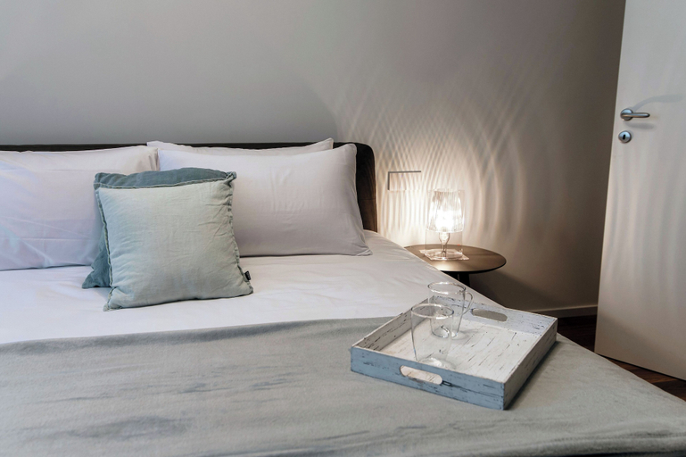 Room 5, Marinetti Suite 8, Como