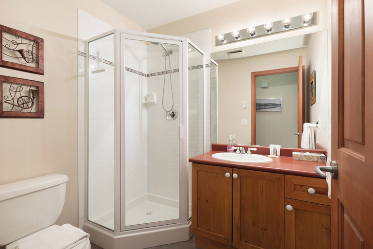 Bathroom 3, Deer Run by Whistler Premier, Squamish-Lillooet