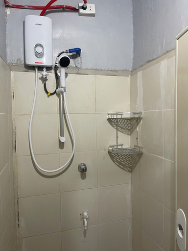Bathroom 5, SkyInfinity Inn, Pasay City