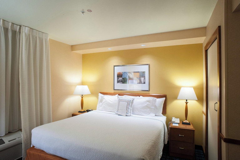 Bedroom 3, Fairfield Inn Suites Clovis, Curry